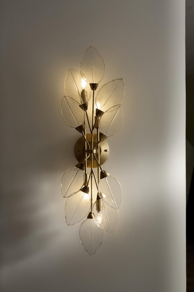 Hinkley Amira sconce
