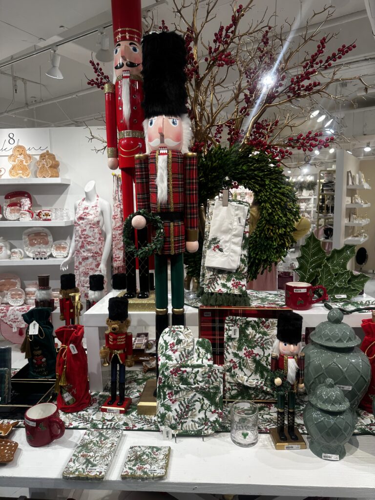 8 Oak Lane holiday decor